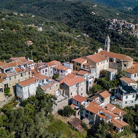 Lovely Renovated Apartment Near Dolcedo Exterior photo
