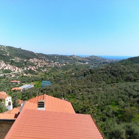 Lovely Renovated Apartment Near Dolcedo Exterior photo