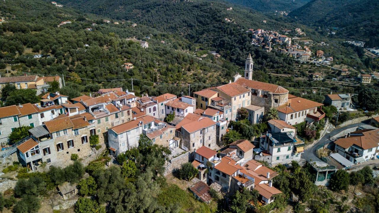 Lovely Renovated Apartment Near Dolcedo Exterior photo