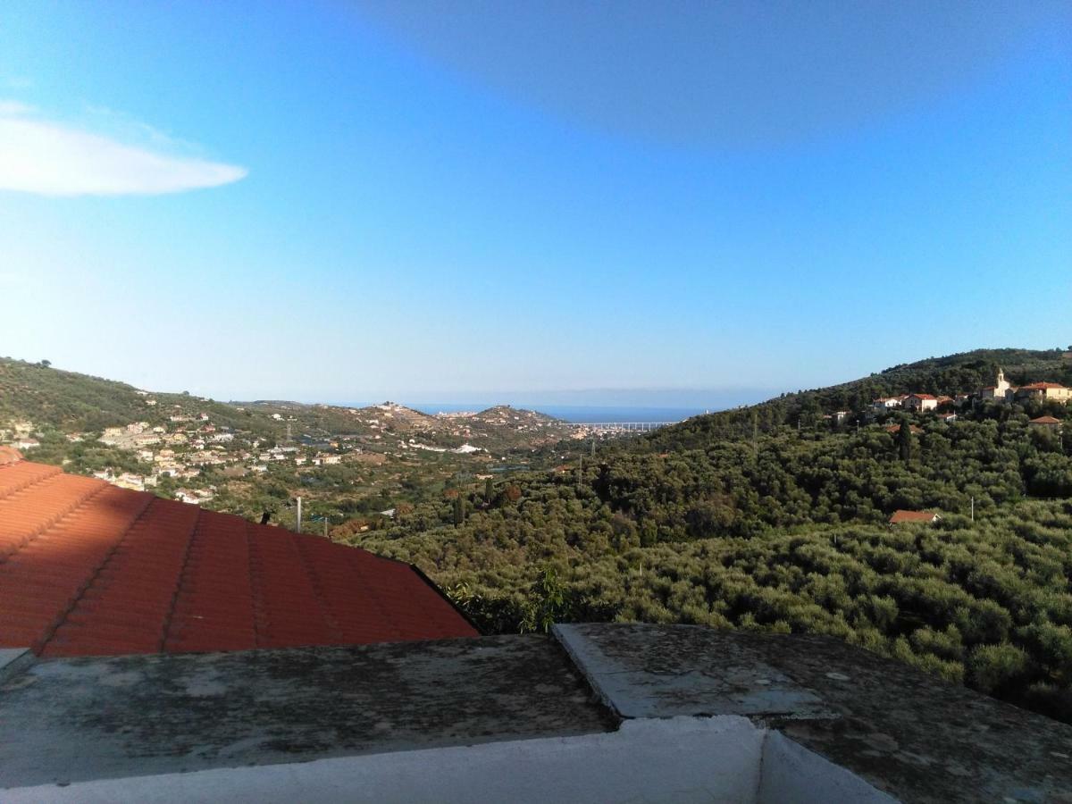 Lovely Renovated Apartment Near Dolcedo Exterior photo